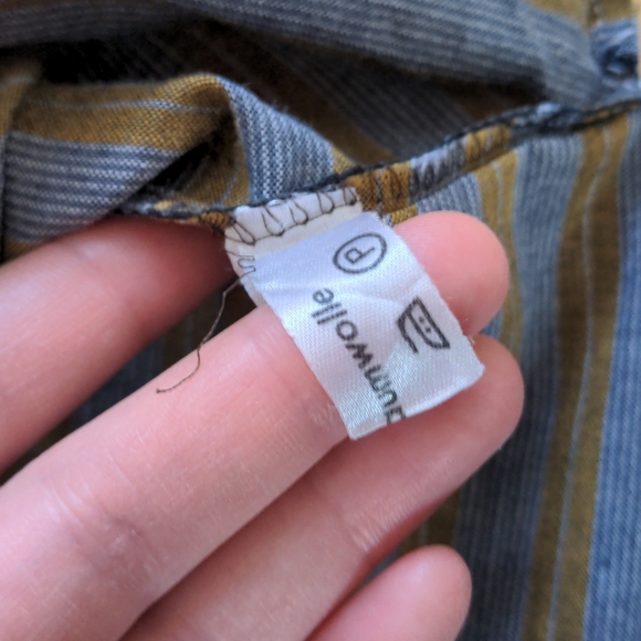 Horizontal striped top - Picture 6 of 6